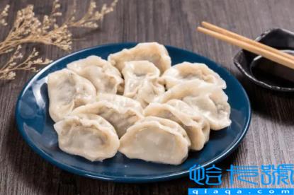 蒸饺子要抹油吗(蒸饺要不要先擦一层油)