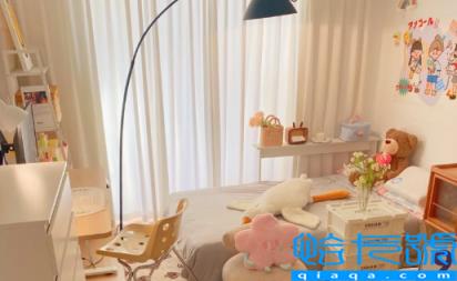 主卧一般在左边还是右边(卧室床上为什么不能装吊扇)