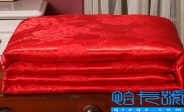 新娘结婚被子怎么叠(新娘结婚叠被子注意事项有哪些)