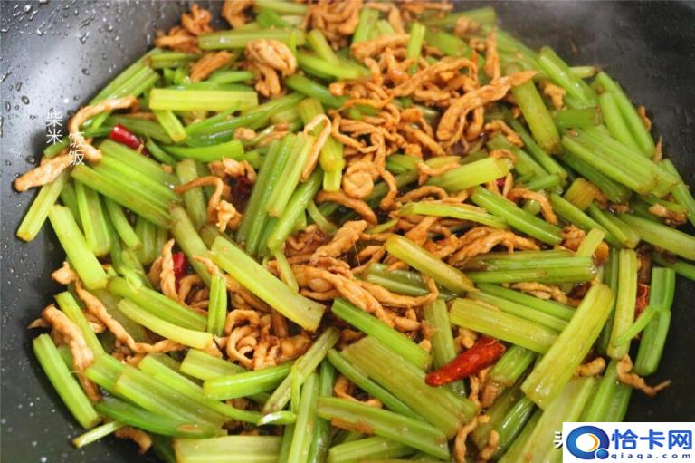 芹菜炒肉丝怎么做(芹菜炒肉丝的做法步骤)