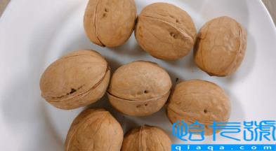 为什么核桃吃起来是苦的(核桃仁的皮又苦又涩怎样去掉)