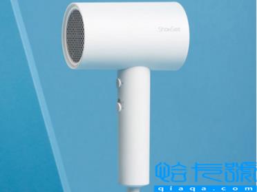 吹风机第一次用冒烟是为什么(吹风机用着冒烟了还能用吗)