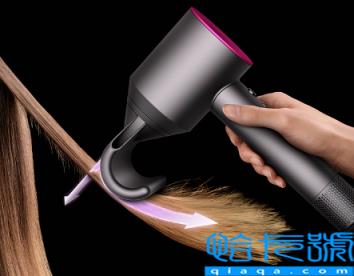 电吹风有烧焦味还能用吗(电吹风有股烧焦的味道会有危险吗)