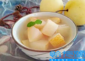 煮梨水是带皮煮还是不带皮煮(煮梨水是削皮好还是不削皮好)