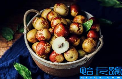 冬枣用开水一烫为什么会变色(冬枣用开水泡后怎么变红了)