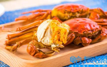 隔夜的螃蟹第二天早上热一下可以吃吗(熟螃蟹过夜隔天早上加热能吃吗)