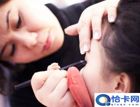 怎么化淡妆(化淡妆的标准步骤)