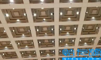 天花板黑斑发霉是什么引起的(天花板发霉变黑怎么处理)