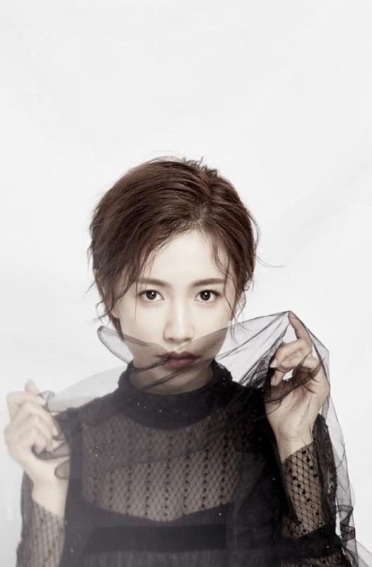 90后女演员李春嫒出道13年恋爱了吗(李春嫒的老公是谁)