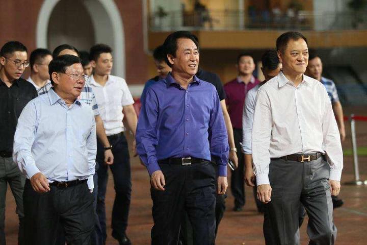 员工被拖欠工资 ,交房延期(融创房地产2022最新消息)