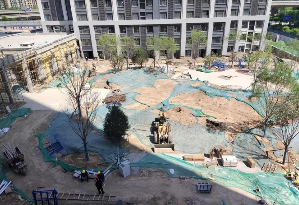 员工被拖欠工资 ,交房延期(融创房地产2022最新消息)