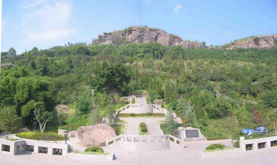 祖坟风水大全解析(如何看祖坟风水)