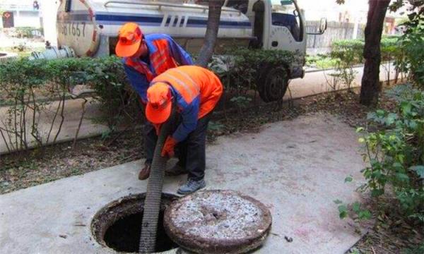 福州一老旧小区化粪池管道堵塞(小区化粪池都建在哪里)