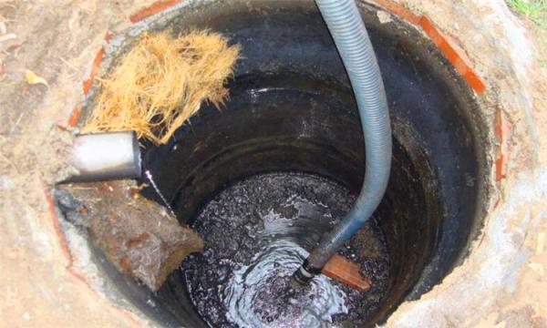 福州一老旧小区化粪池管道堵塞(小区化粪池都建在哪里)