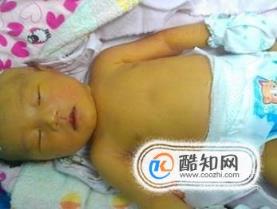 新生儿总是睡觉不吃奶怎么办(新生儿光睡觉不吃奶怎么办)