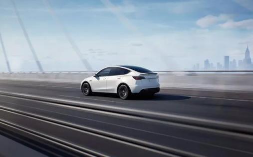 特斯拉官宣降价引发老车主维权(特斯拉降价风波最新消息)