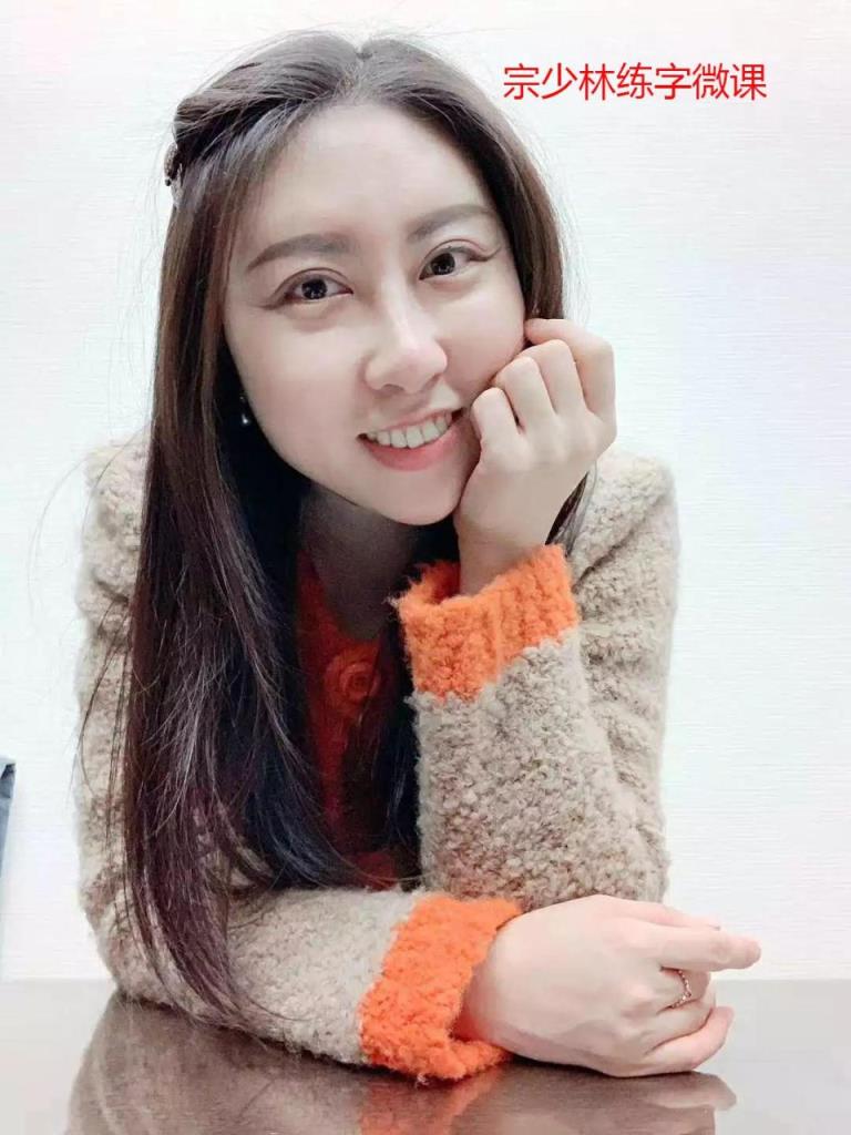 网友对贾浅浅诗的评价(贾浅浅最火的十首诗内容)