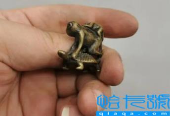 铜猴摆件可以放在家里吗(铜猴摆件摆在哪个方向好)