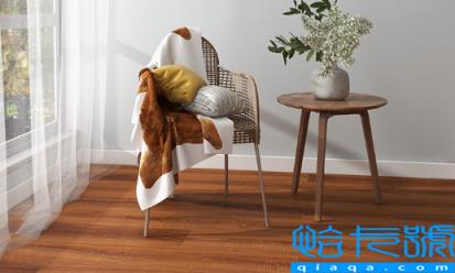 木地板可以用清漆刷吗(刚装修的木地板怎么清洁)