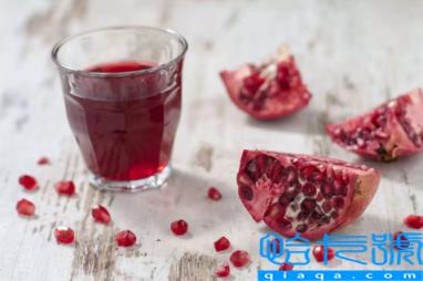 石榴汁变成紫色的是氧化了还是变质(石榴汁变紫是坏了吗)