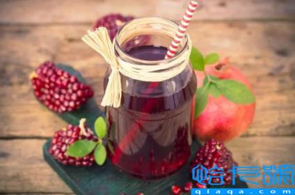 墙上的石榴汁怎么去除(石榴汁溅到白墙上是什么颜色)