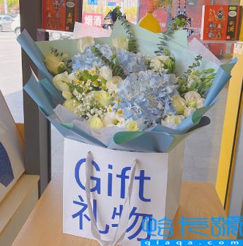 网上买的鲜花醒花后需要再剪根部吗(网购鲜花醒花后怎么处理)