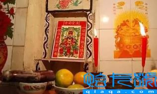 灶王爷贴在厨房的哪里(厨房贴灶王爷有哪些要注意的)