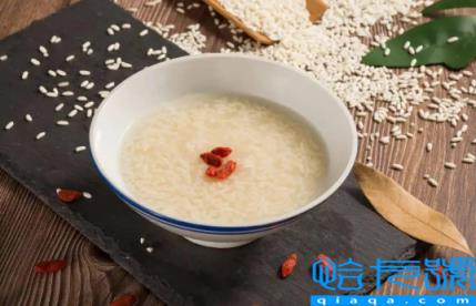 米酒在发酵过程中为什么会发酸(米酒发酵有点酸酸的是什么原因)