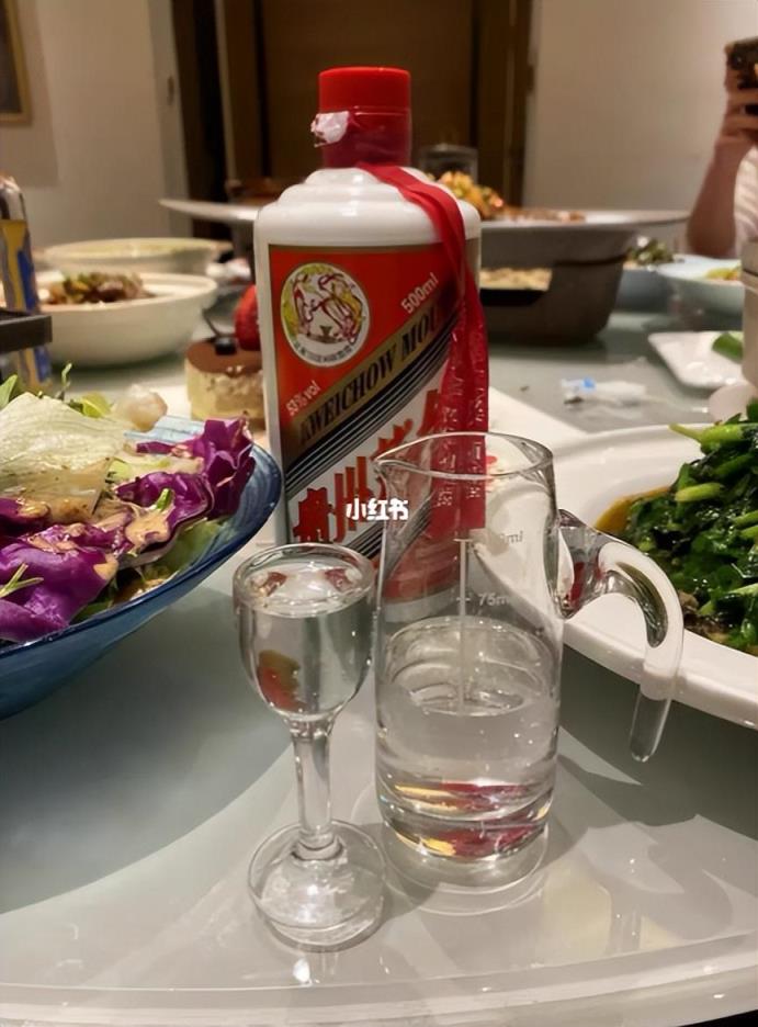 2011年茅台迎宾酒53度多少钱一瓶（茅台迎宾酒多少钱一瓶）