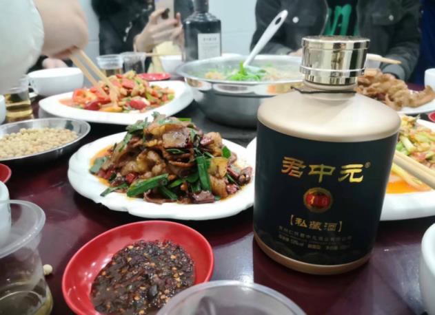 2011年茅台迎宾酒53度多少钱一瓶（茅台迎宾酒多少钱一瓶）