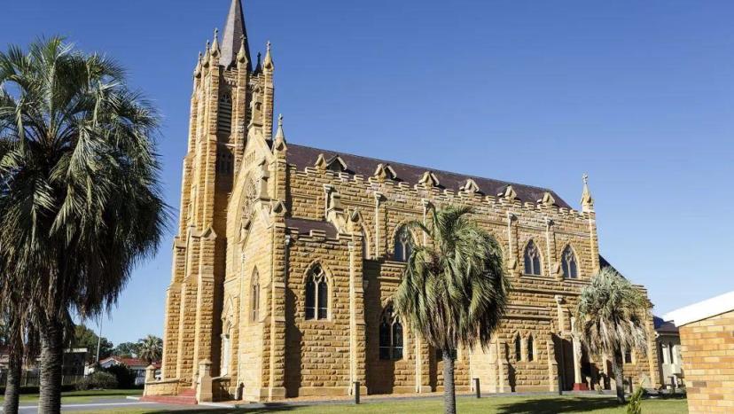 普通家庭去哪里留学比较好高中（去哪里留学性价比高）