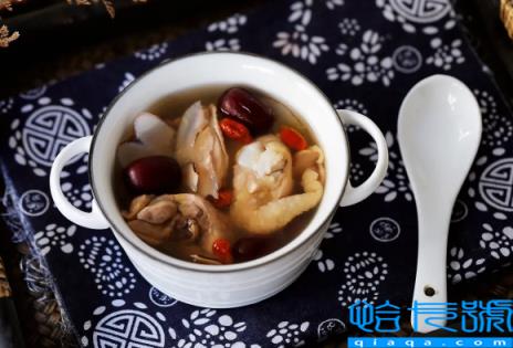 鸽子汤是上火的还是降火的(为什么喝鸽子汤会上火)