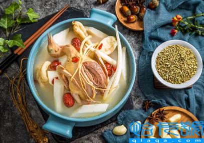 炖鸽子汤用冷水还是热水下锅(炖鸽子汤用凉水还是开水好)