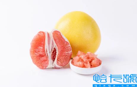 红心柚子果肉颜色不均匀是被打针了吗(柚子一半红一半白是打针了吗)