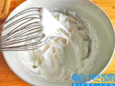 蛋清打出来的奶油能直接吃吗(蛋清打出来的奶油怎么吃)