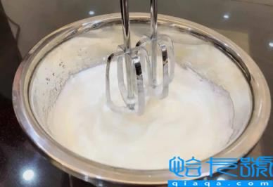 蛋清打出来的奶油能直接吃吗(蛋清打出来的奶油怎么吃)