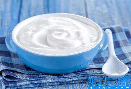 奶油是鸡蛋清打出来的吗(鸡蛋清打发后是奶油吗)