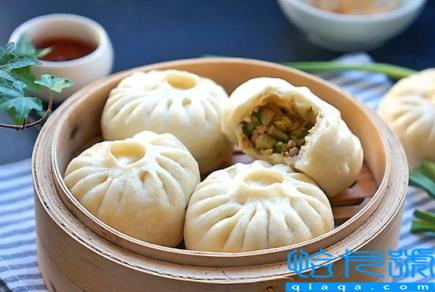 包子蒸好后多久开锅才不回缩(包子蒸熟后什么时候掲锅最好)