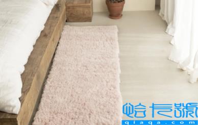 床边地毯多大尺寸合适(床边地毯什么材质好)