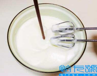 蛋清打出来的奶油和淡奶油一样吗(蛋清打出来的奶油和淡奶油区别)