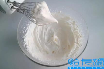 鸡蛋清打发的奶油是植物奶油还是动物奶油(鸡蛋清打发的奶油属于什么奶油)