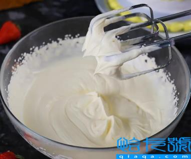 鸡蛋清打发的奶油是植物奶油还是动物奶油(鸡蛋清打发的奶油属于什么奶油)