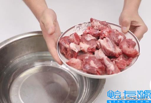 排骨如何焯水(怎么使排骨快速软烂)