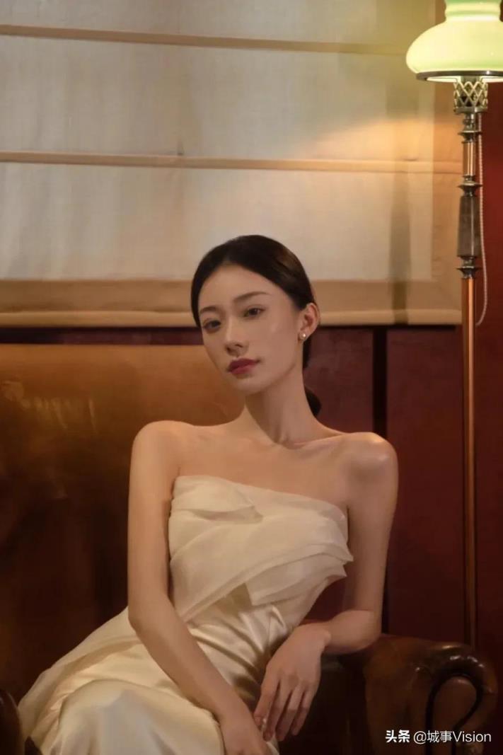 高档真丝连衣裙图片(高端重磅真丝连衣裙)