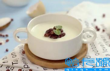 双皮奶牛奶和蛋清的比例是多少(双皮奶放多少蛋清多少牛奶)