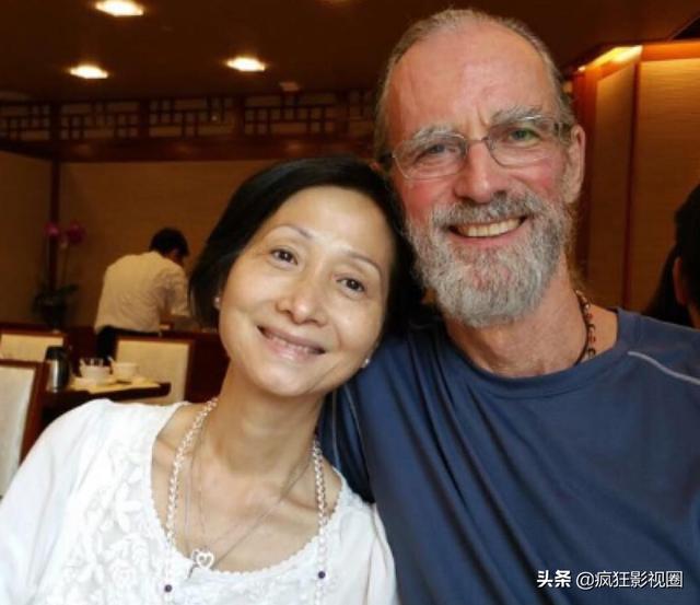 卢靖姗的个人资料简介(混血女星卢靖姗近照曝光)