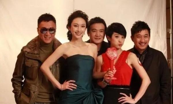 张俪个人简历图片(36岁仍未婚成名路上有眼泪)