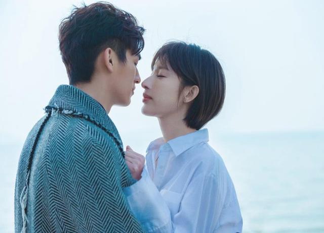 张俪个人简历图片(36岁仍未婚成名路上有眼泪)
