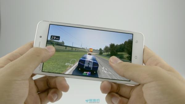 vivo x5手机怎么样(主打K歌功能的vivox5评测)